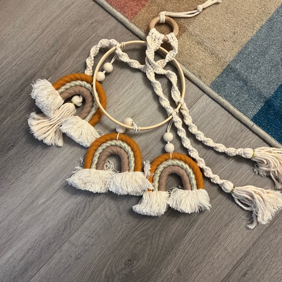 Rainbow macrame crib mobile - Picture 4 of 5